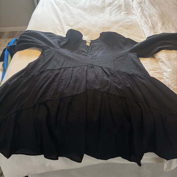 Dress - Picture 3 of 4